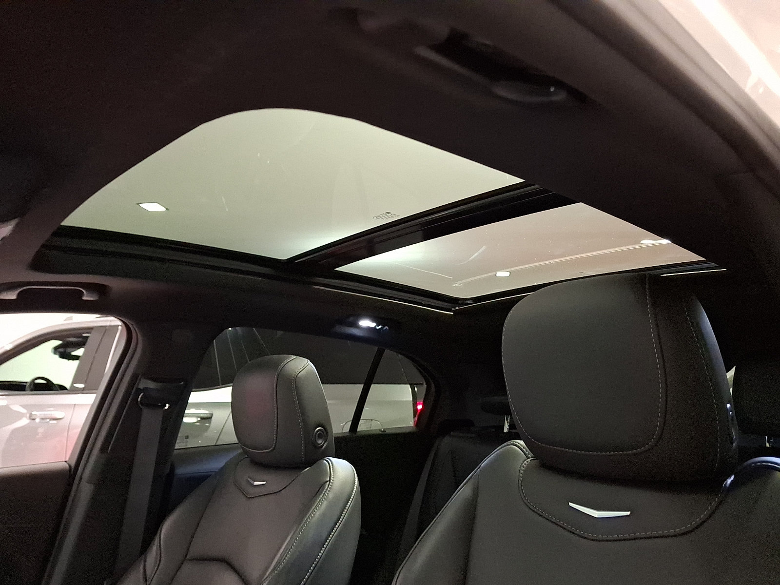 Certified 2023 Cadillac XT4 Premium Luxury w/ Cold Weather Package AWD/4WD image 11