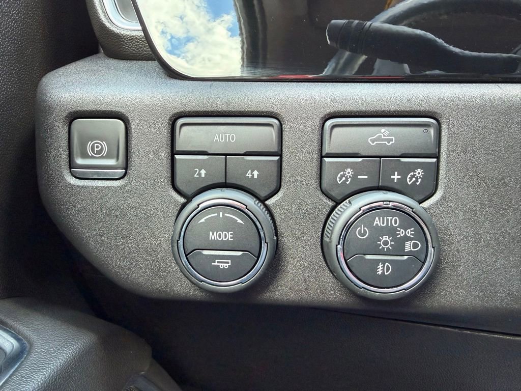 Used 2022 Chevrolet Silverado 1500 RST AWD/4WD image 24
