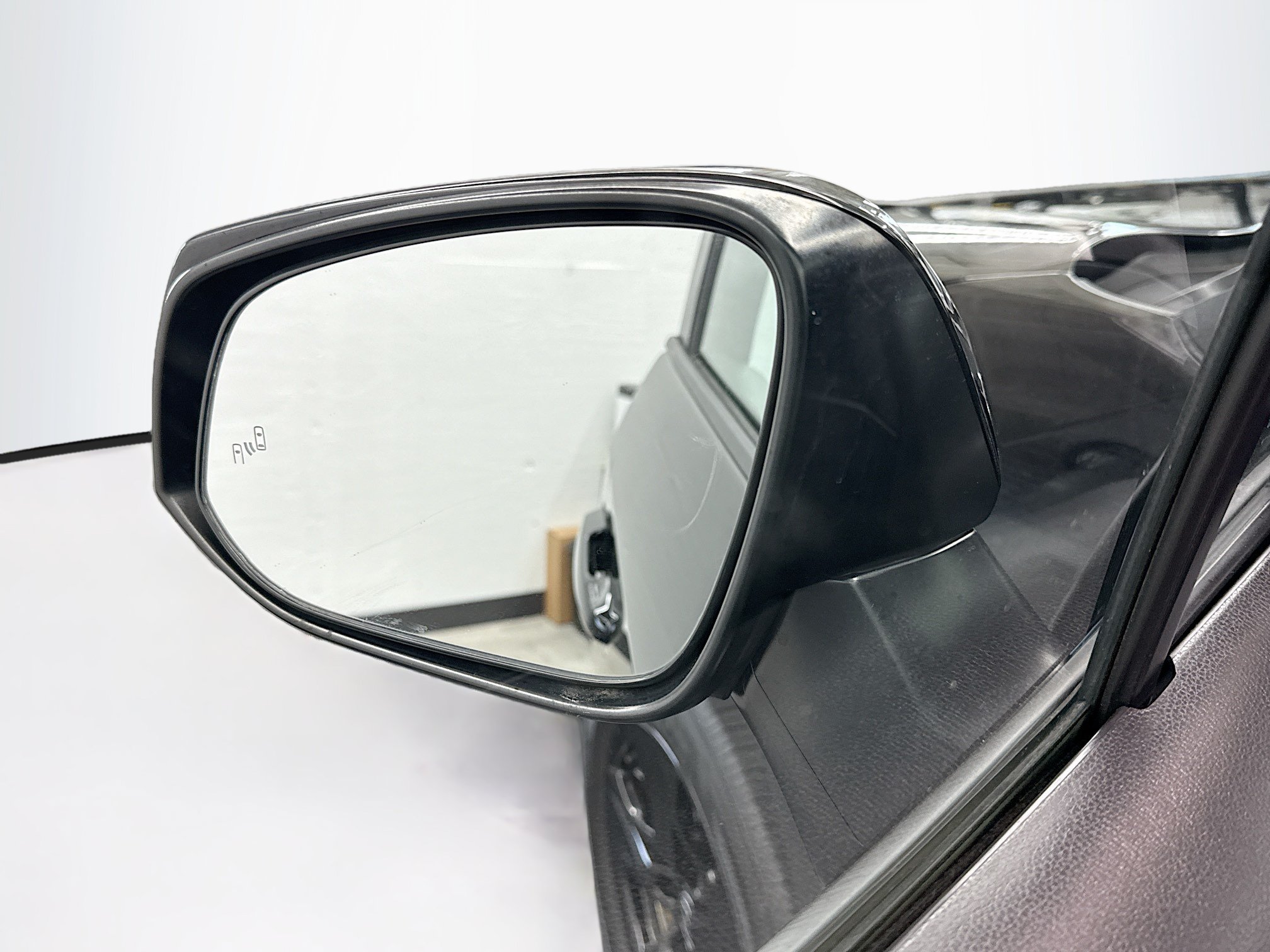 Used 2021 Toyota RAV4 XLE FWD image 16