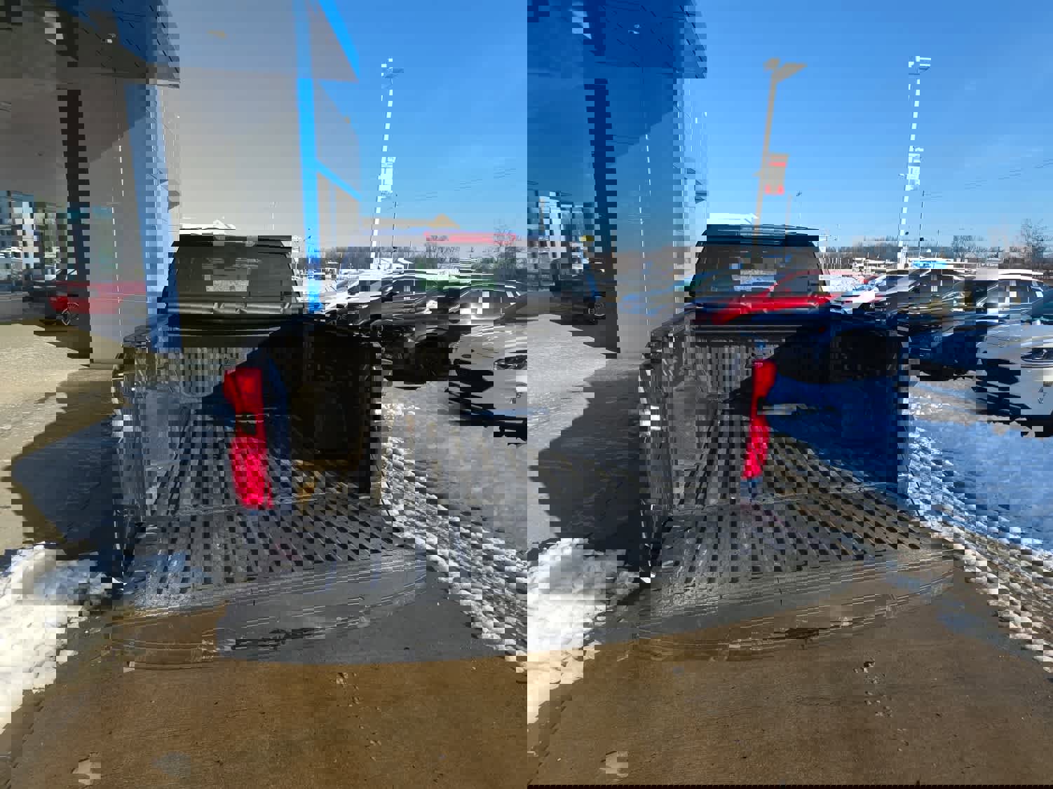 Used 2022 Chevrolet Silverado 1500 LTZ image 9