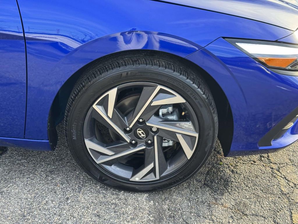 Certified 2025 Hyundai Elantra Sport image 10