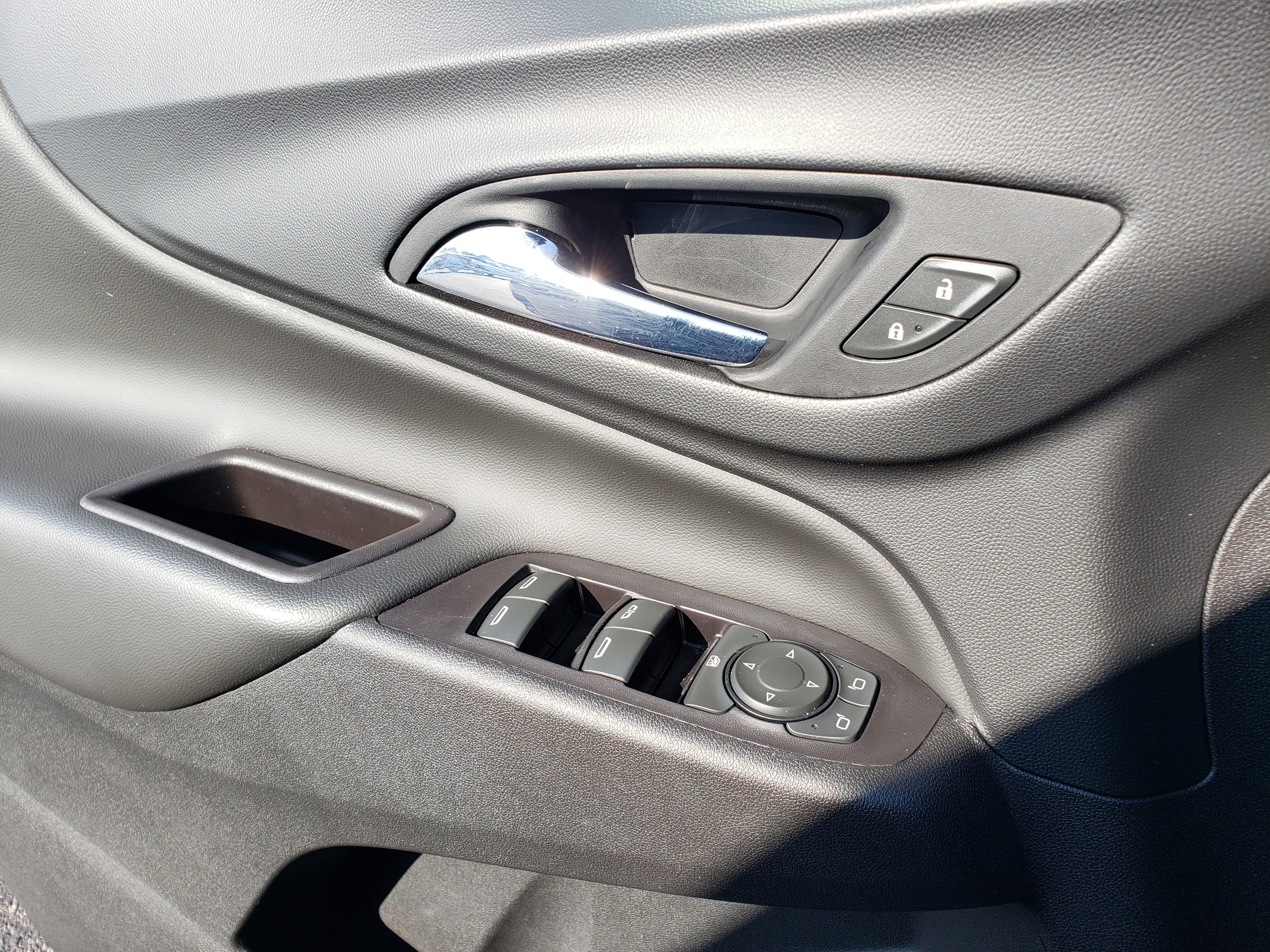 Used 2022 Chevrolet Equinox LT w/ Driver Convenience Package image 14