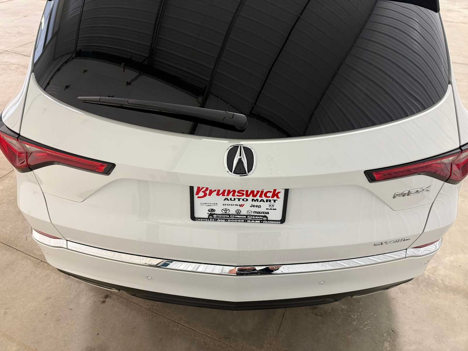 Used 2024 Acura MDX SH-AWD w/ Technology Package image 16