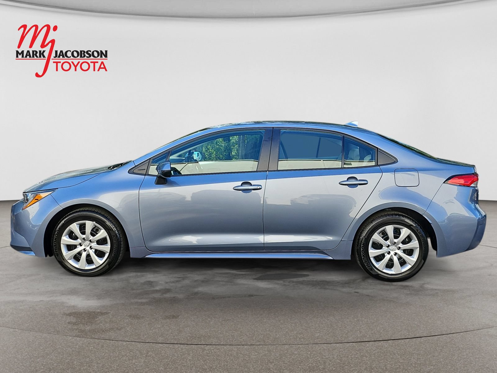 Used 2025 Toyota Corolla LE w/ Convenience Package FWD image 15