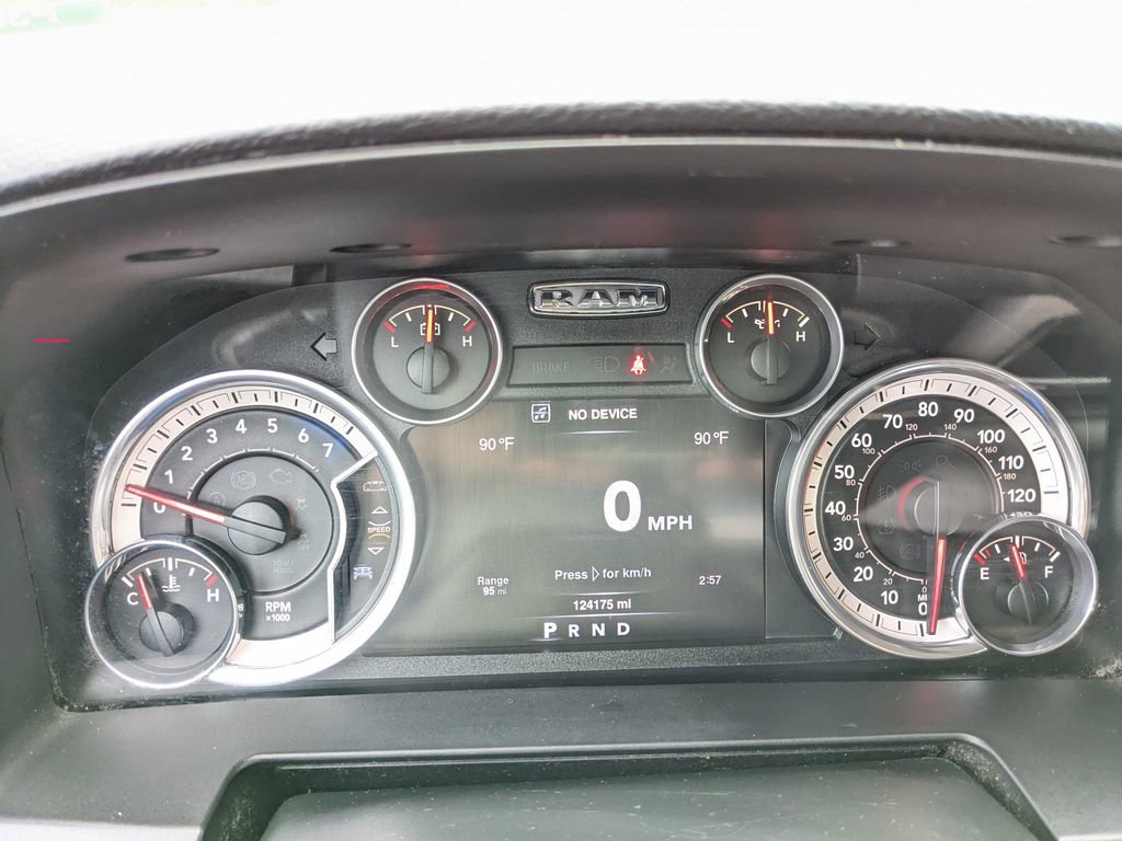 Used 2016 RAM 1500 Laramie w/ Convenience Group AWD/4WD image 29