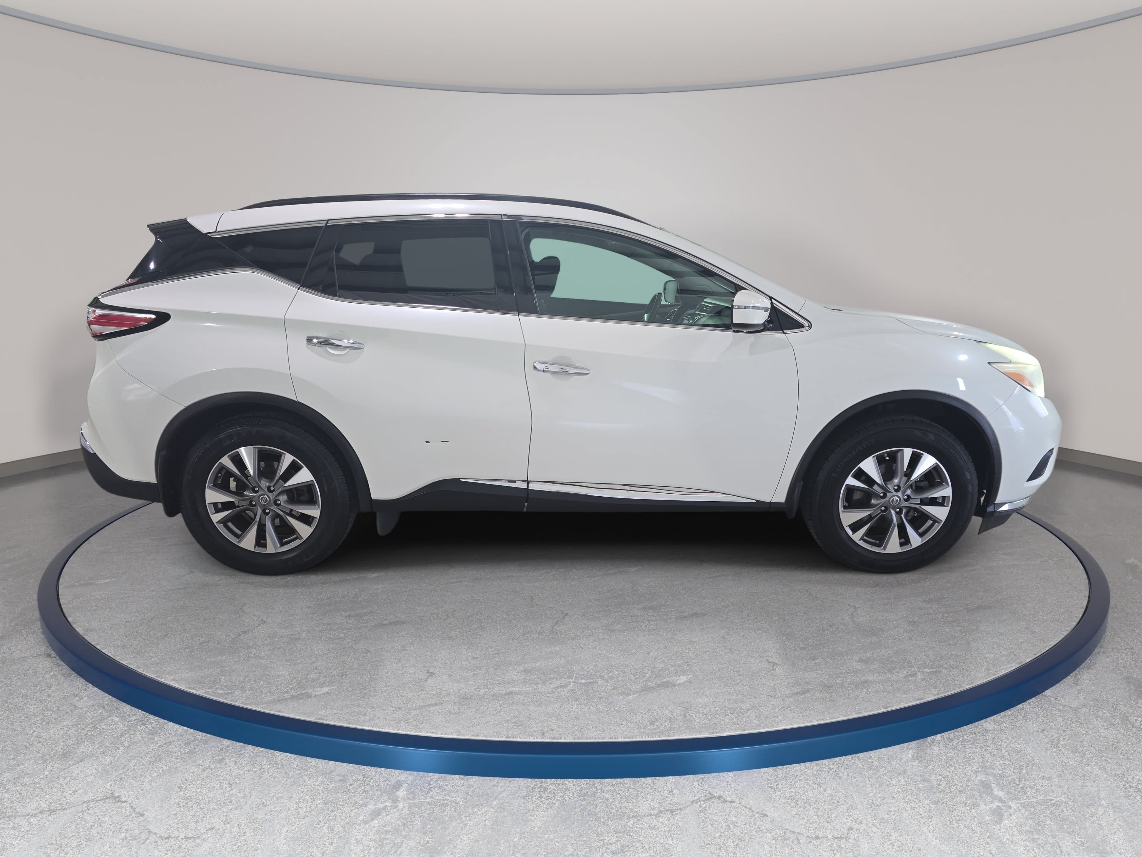 Used 2017 Nissan Murano SV w/ Premium Package FWD image 5