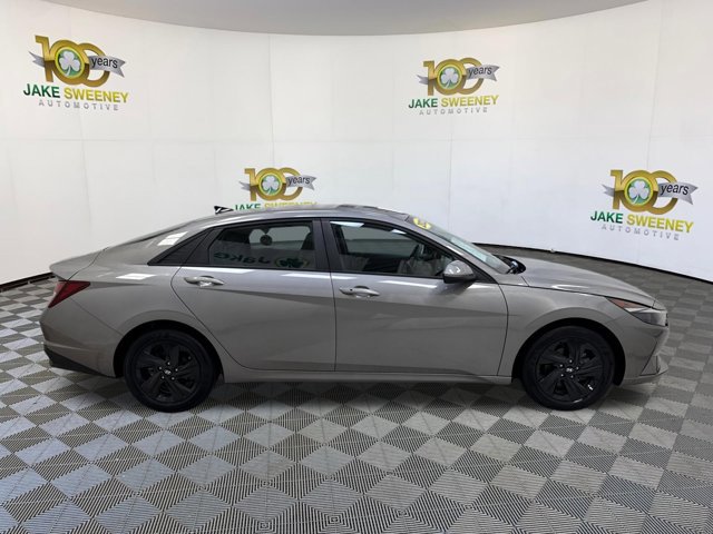 Used 2023 Hyundai Elantra SEL w/ Cargo Package FWD image 11