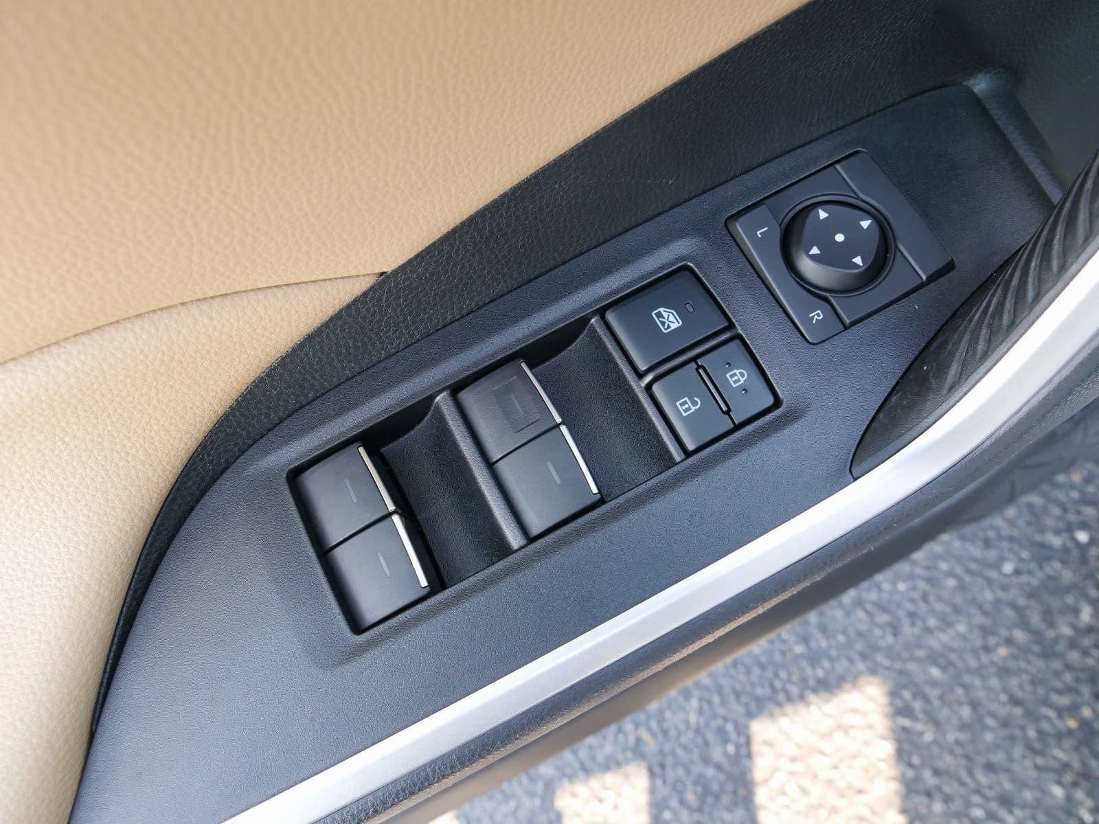 Used 2022 Toyota RAV4 XLE Premium image 18