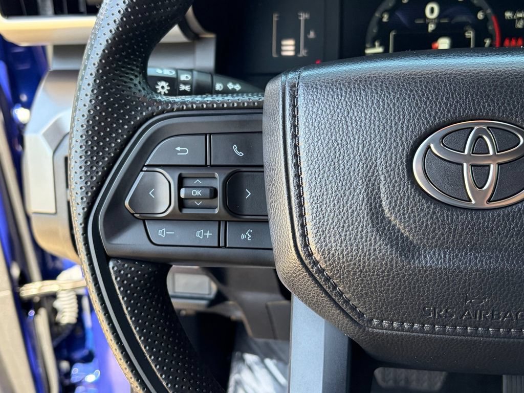 Certified 2025 Toyota Tacoma SR5 AWD/4WD image 35
