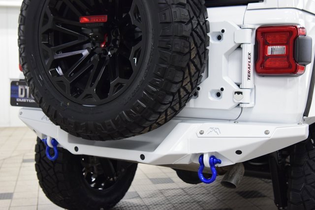 Used 2024 Jeep Wrangler Sahara w/ Safety Group image 20