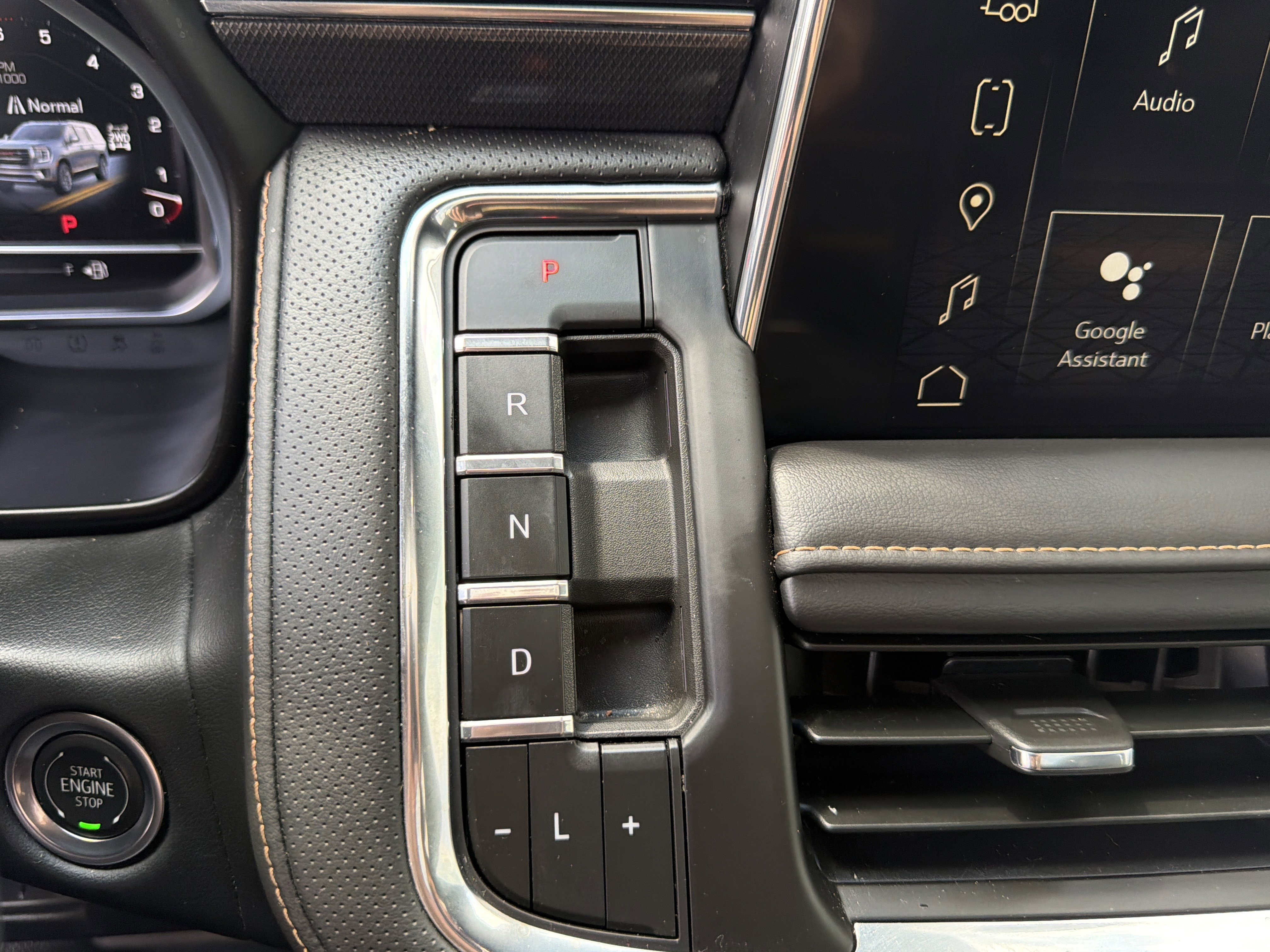 Used 2024 GMC Yukon AT4 w/ AT4 Premium Plus Package AWD/4WD image 36