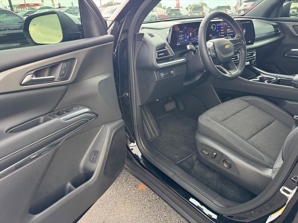 Used 2026 Chevrolet Traverse LT w/ Driver Confidence Package FWD image 15