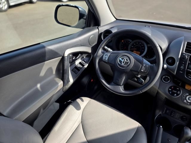 Used 2011 Toyota RAV4 Limited w/ Limited Extra Value Pkg AWD/4WD image 18
