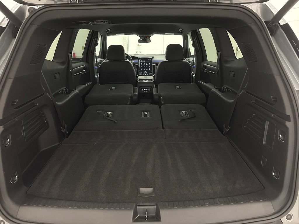Used 2025 GMC Acadia AT4 w/ LPO, Floor Liner Package AWD/4WD image 8
