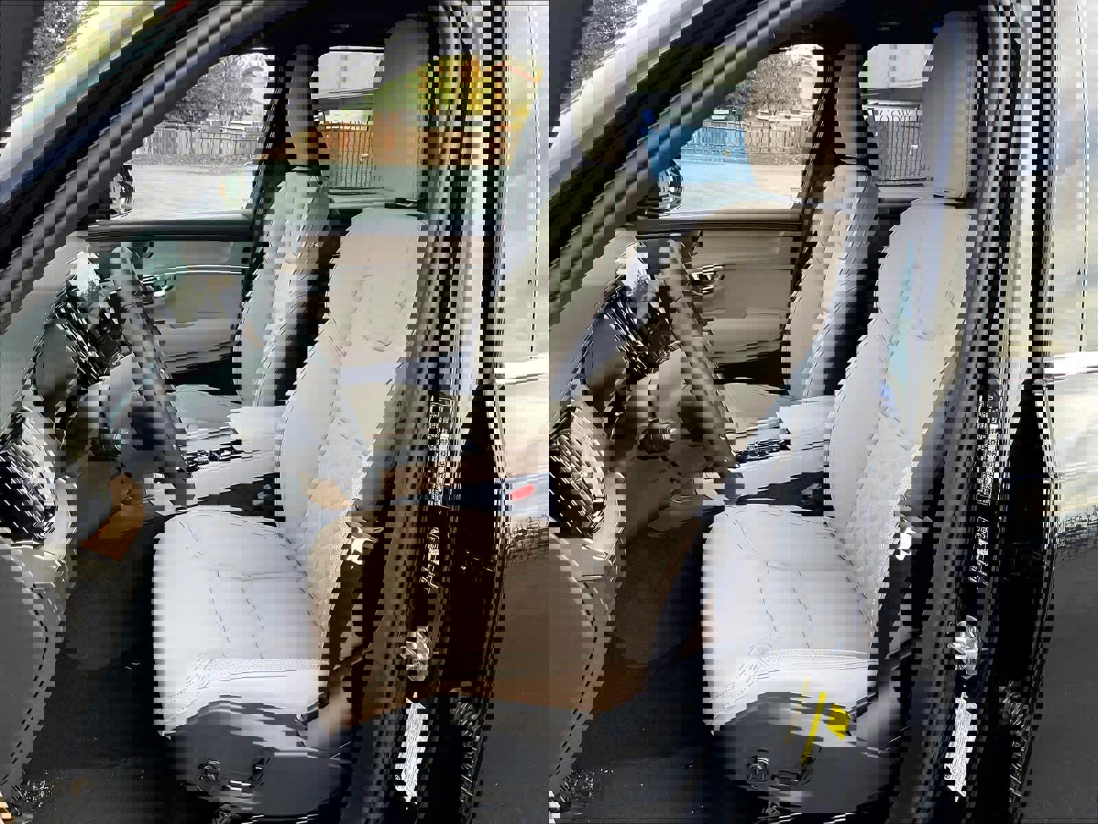 New 2026 Volvo XC90 B5 Plus w/ Protection Package AWD/4WD image 11