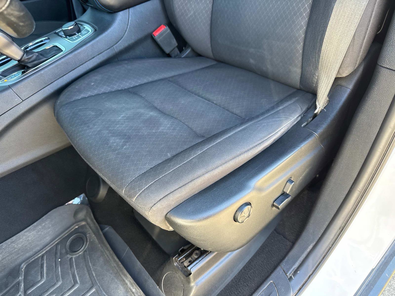 Used 2019 Jeep Grand Cherokee Laredo image 19