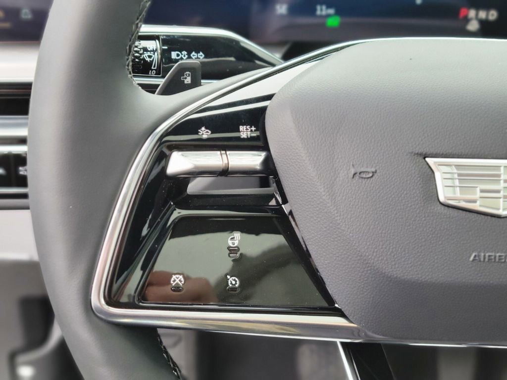 New 2025 Cadillac Lyriq Luxury w/ LPO, Floor Liner Package image 27