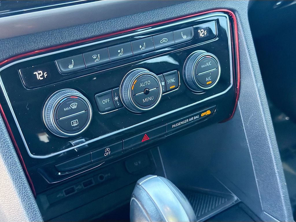 Used 2020 Volkswagen Atlas Cross Sport SEL R-Line AWD/4WD image 34