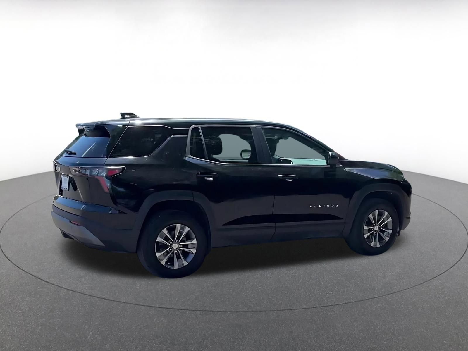 Used 2025 Chevrolet Equinox LT FWD image 15