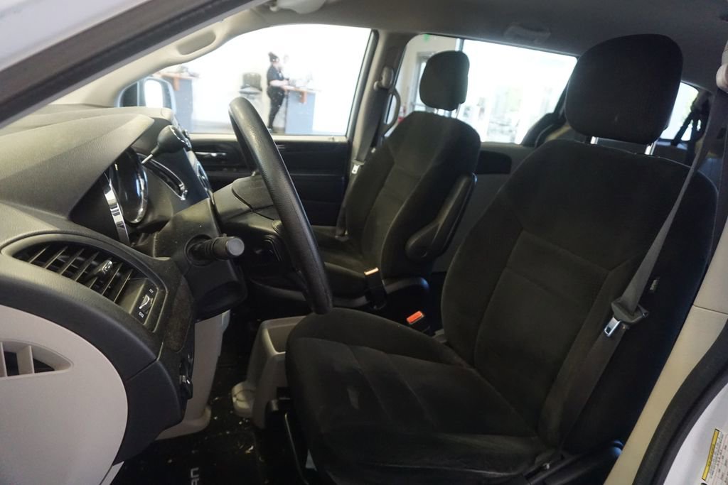 Used 2016 Dodge Grand Caravan SE w/ Quick Order Package 29E SE FWD image 11