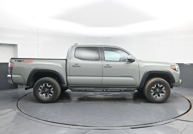 Used 2023 Toyota Tacoma TRD Off-Road AWD/4WD image 11