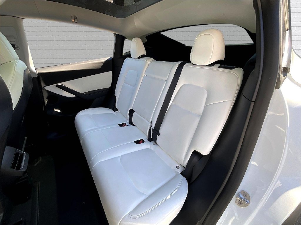 Used 2022 Tesla Model Y Performance AWD/4WD image 15