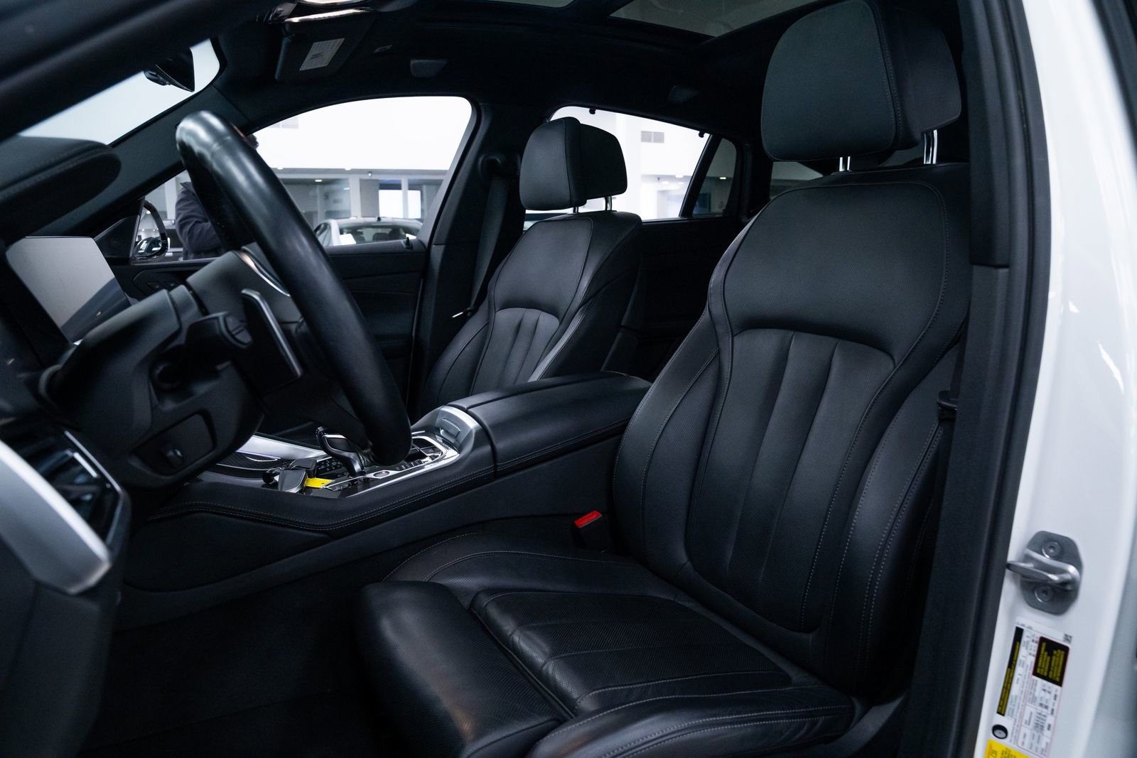 Used 2022 BMW X6 xDrive40i AWD/4WD image 19