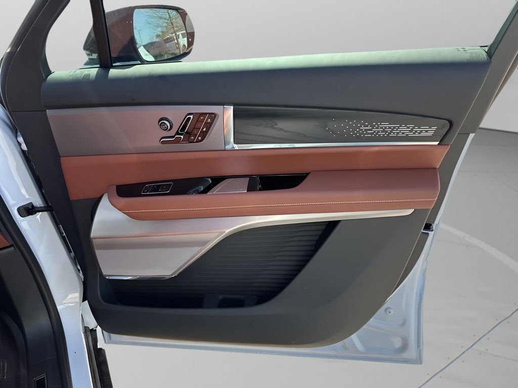 New 2026 Cadillac Vistiq Platinum w/ LPO, Floor Liner Package image 13