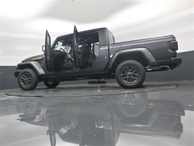 New 2025 Jeep Gladiator Sport image 50