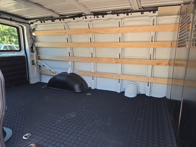Used 2025 GMC Savana 2500 w/ Driver Convenience Package RWD image 18