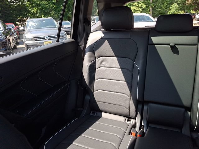 Certified 2023 Volkswagen Tiguan SEL R-Line AWD/4WD image 18