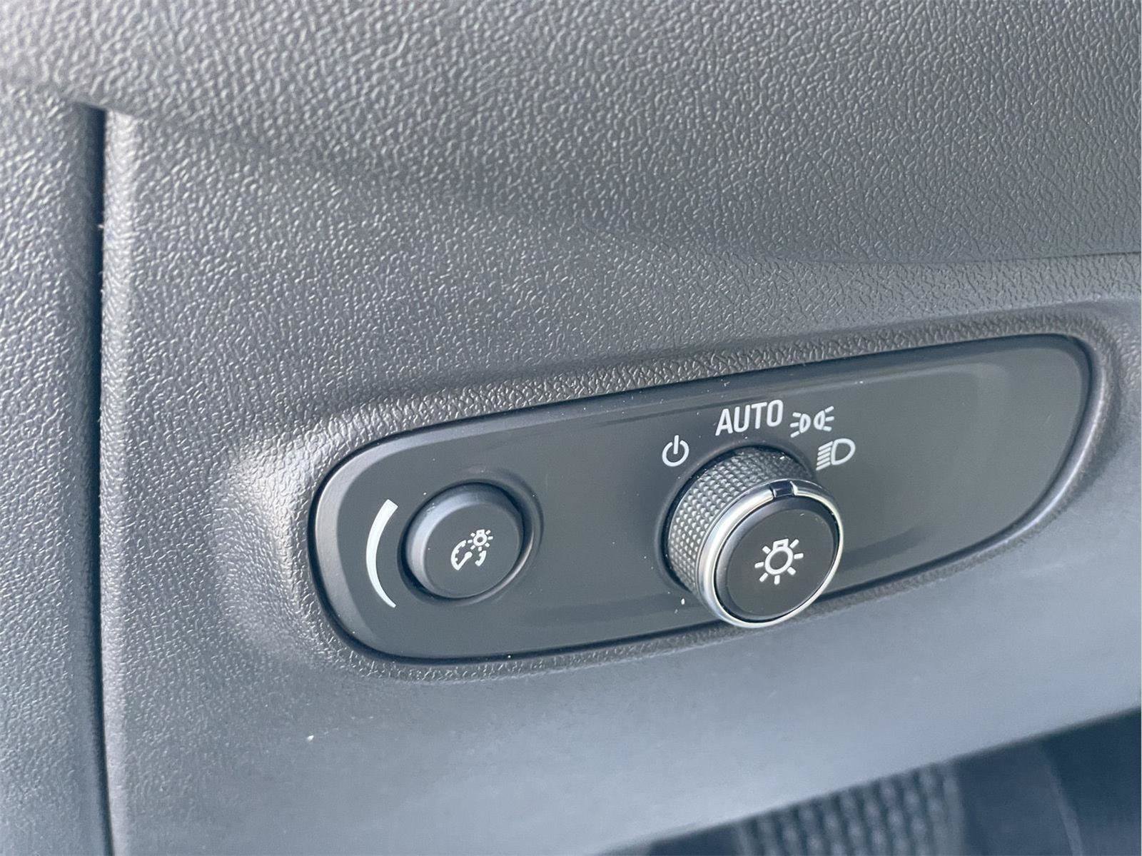 Used 2024 Chevrolet Equinox RS w/ LPO, Floor Liner Package AWD/4WD image 21