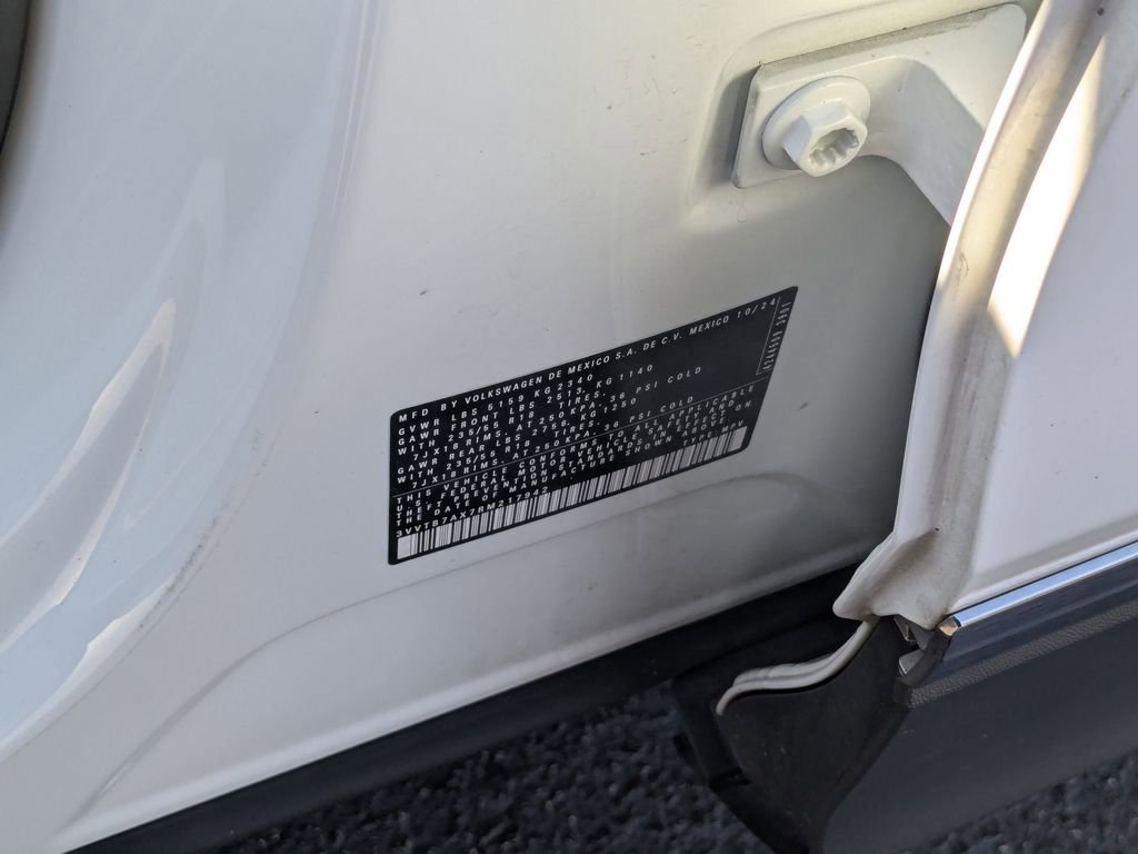 Used 2024 Volkswagen Tiguan Wolfsburg Edition image 37