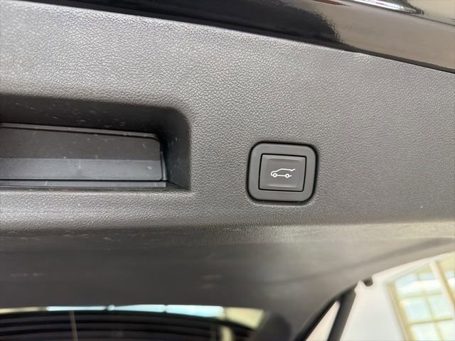 Used 2025 GMC Acadia Elevation w/ Elevation Premium Package AWD/4WD image 21