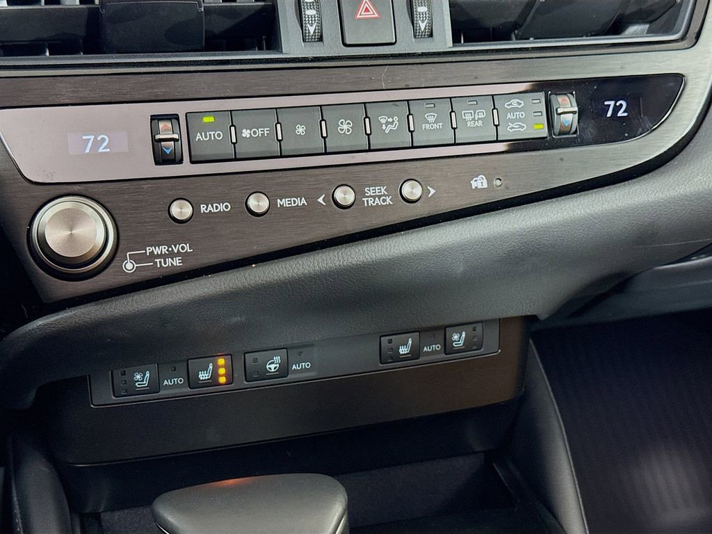 Certified 2025 Lexus ES 300h w/ Premium Package image 16