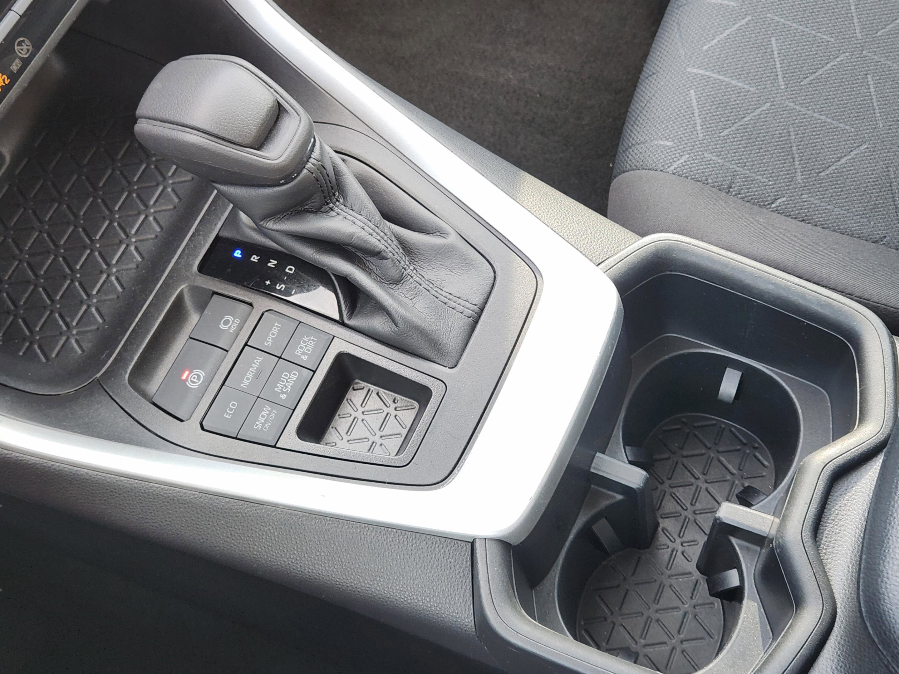 Used 2022 Toyota RAV4 XLE AWD/4WD image 20