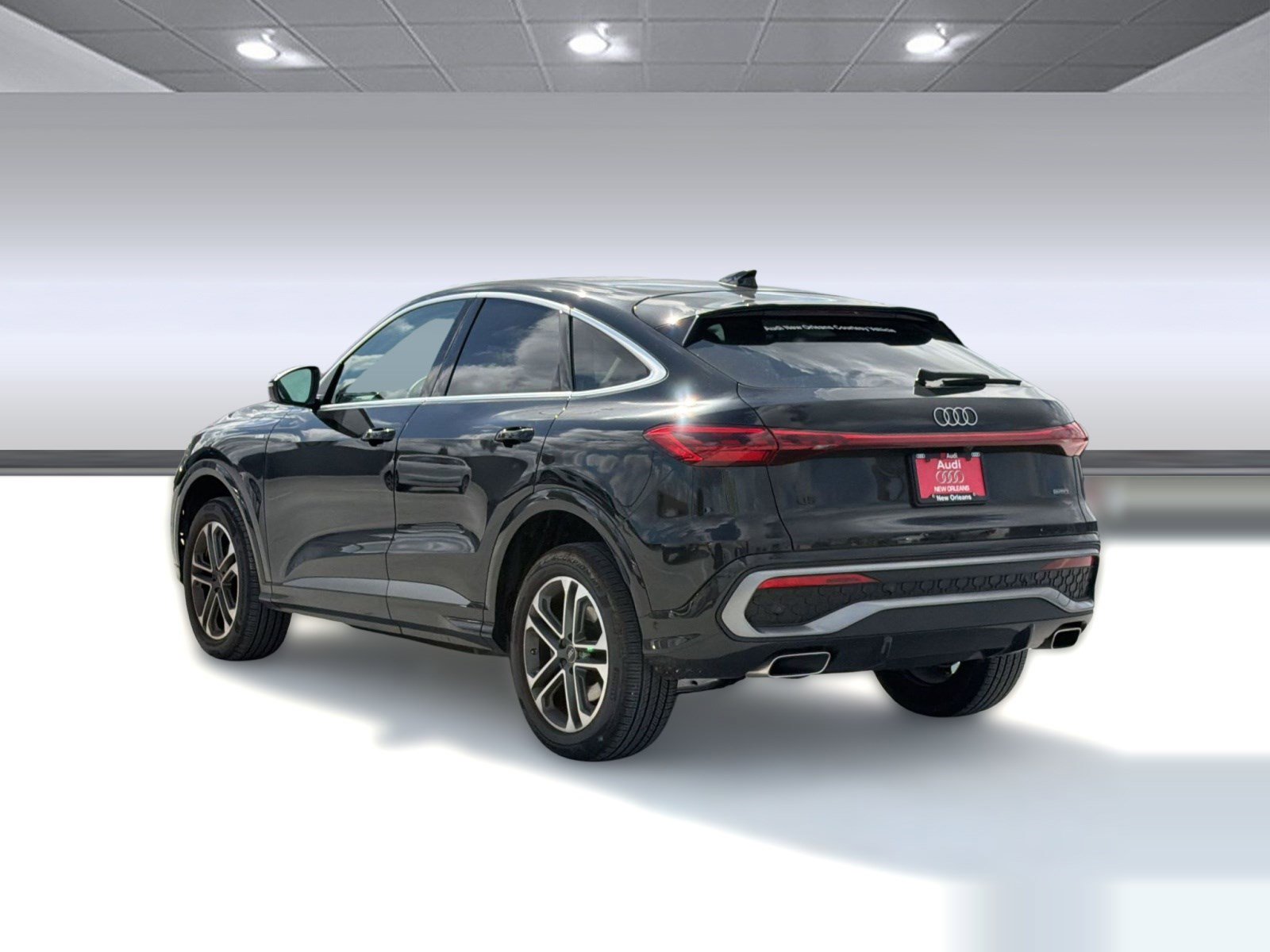Certified 2025 Audi Q5 Premium Plus w/ Premium Plus AWD/4WD image 3