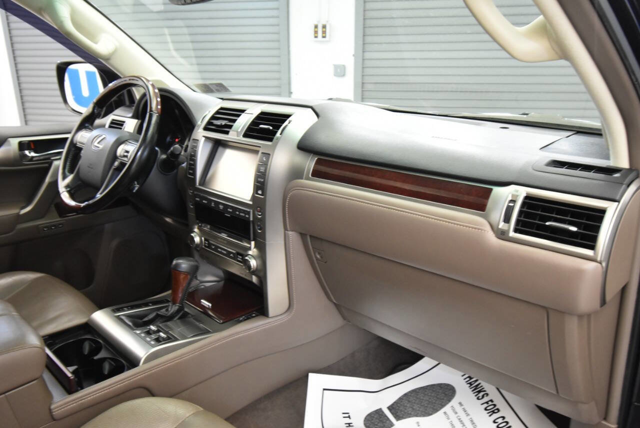 Used 2017 Lexus GX 460 Premium image 15