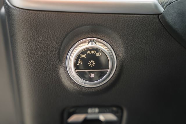 Used 2023 Mercedes-Benz C 300 4MATIC Sedan image 41
