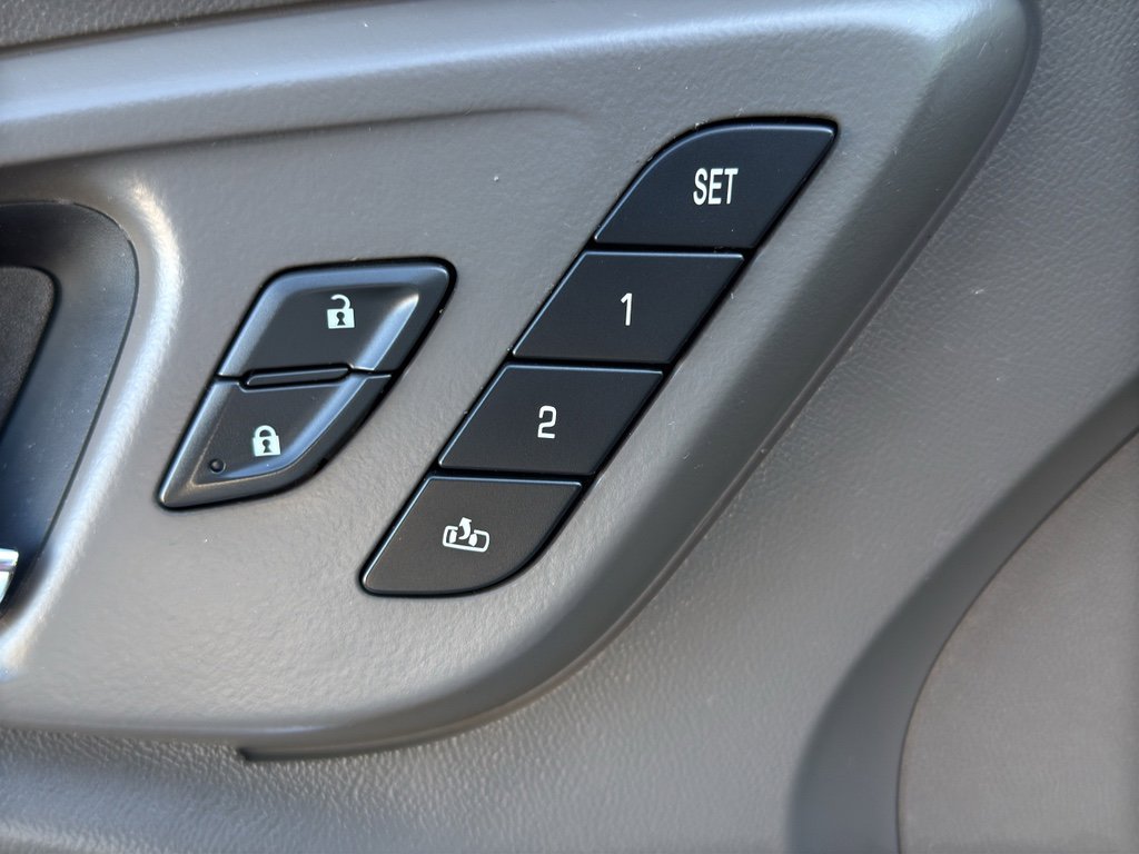 Used 2018 Chevrolet Malibu Premier w/ Premier Sun and Wheel Package image 15