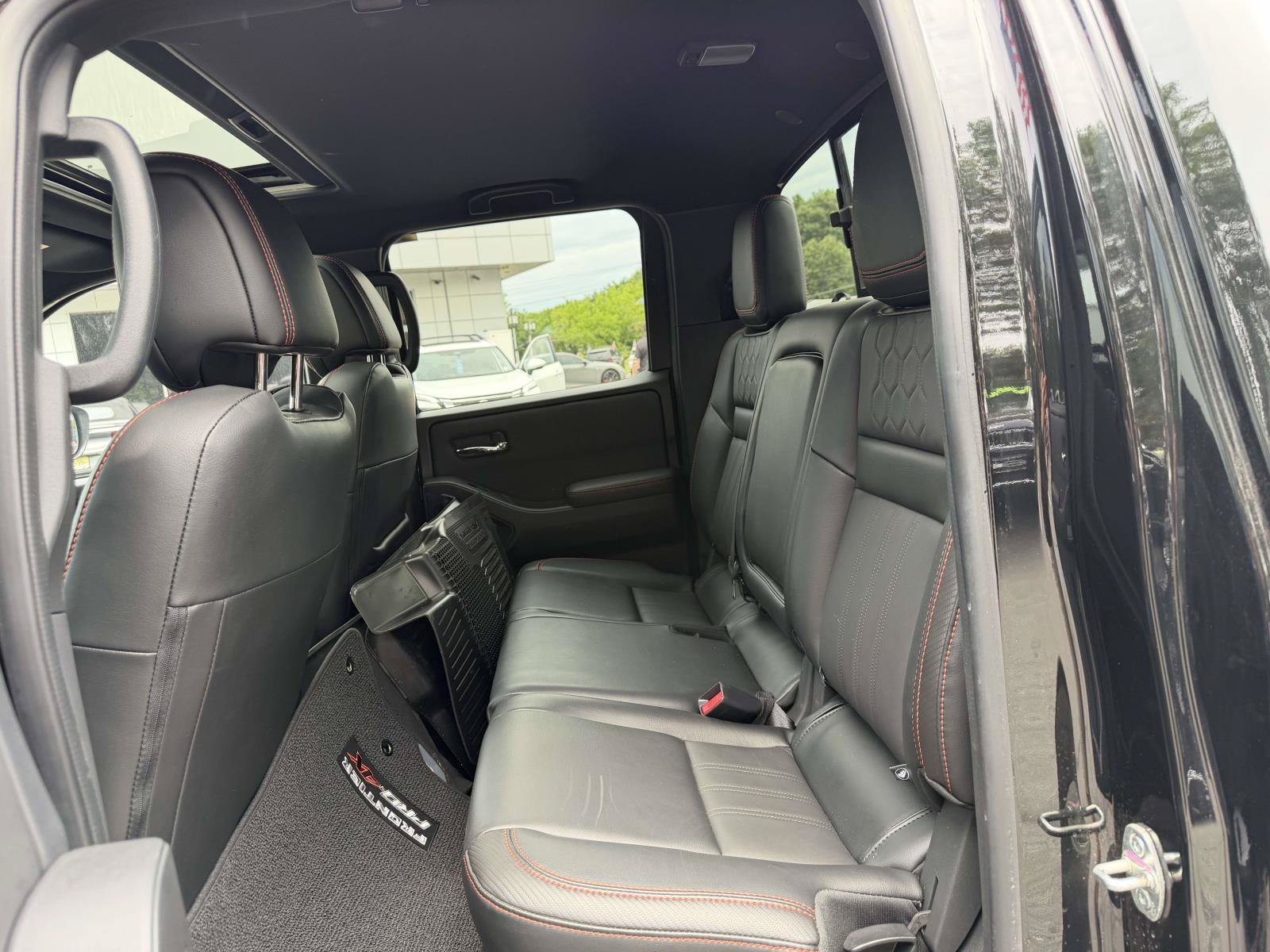 Used 2023 Nissan Frontier PRO-4X w/ Pro-4X Premium Package AWD/4WD image 10