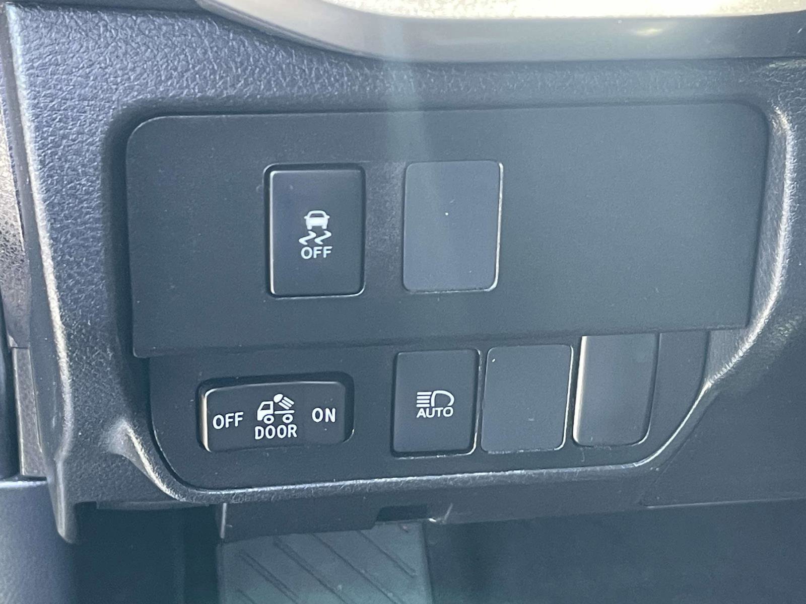 Used 2022 Toyota Tacoma SR5 w/ Technology Package RWD image 17