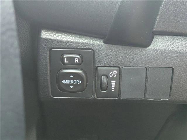 Used 2018 Toyota Corolla XLE FWD image 16
