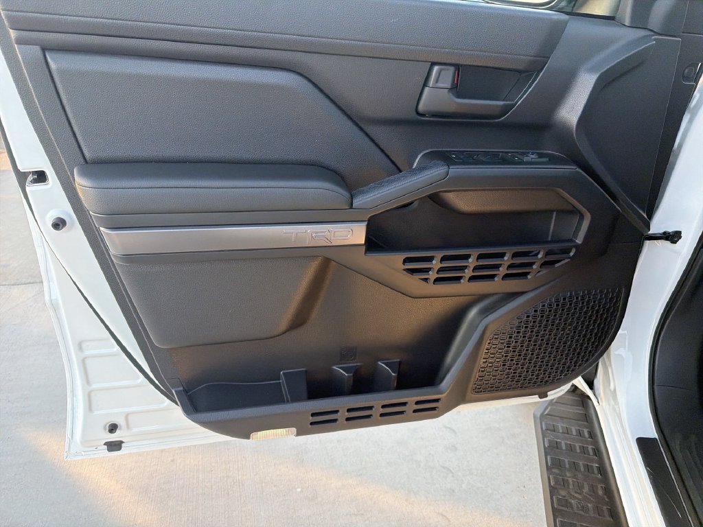 Certified 2025 Toyota 4Runner TRD Off-Road AWD/4WD image 9