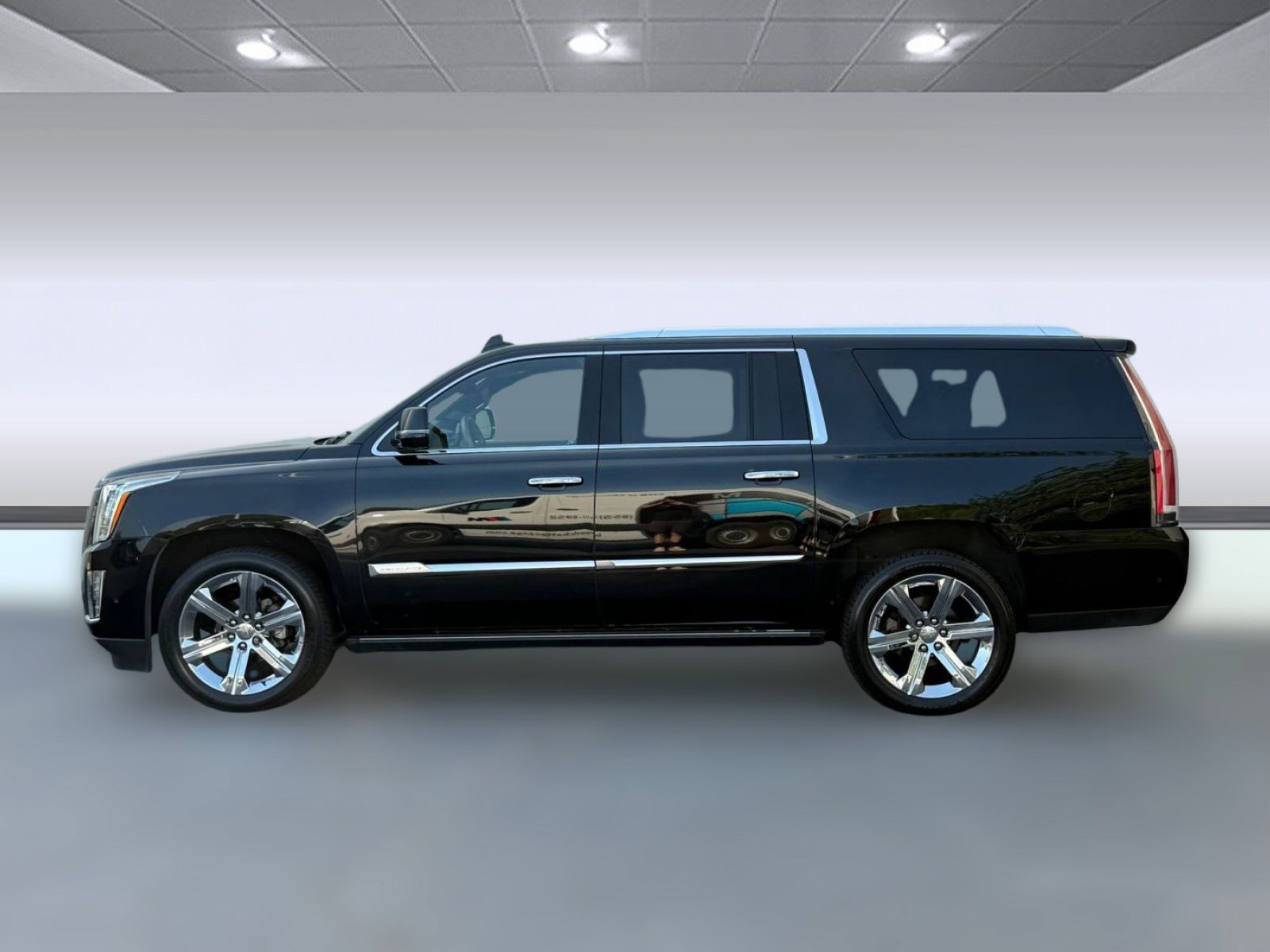 Used 2019 Cadillac Escalade ESV Platinum image 2