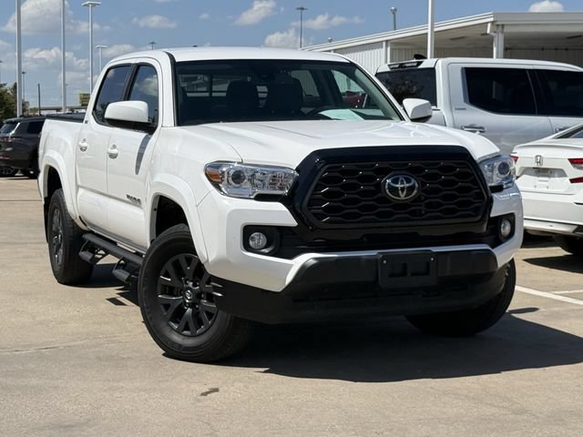 Used 2023 Toyota Tacoma SR5 RWD image 2