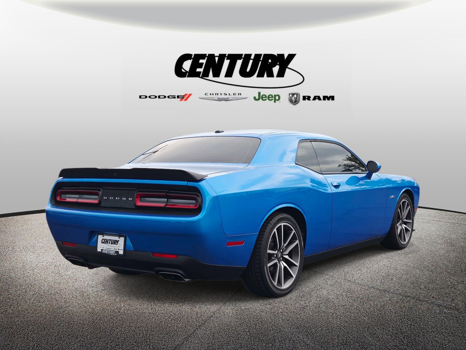 Used 2023 Dodge Challenger R/T RWD image 4