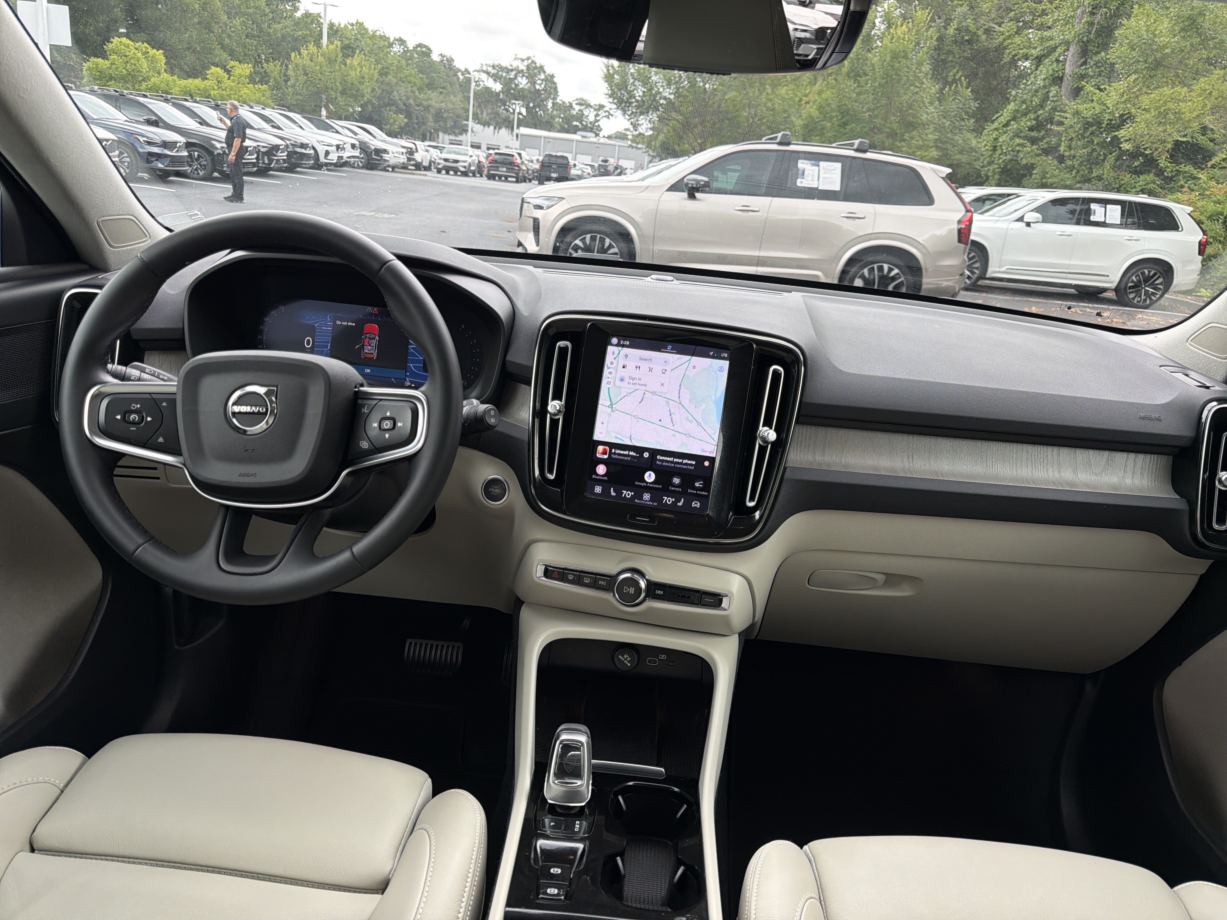 Certified 2023 Volvo XC40 B5 Plus AWD/4WD image 30
