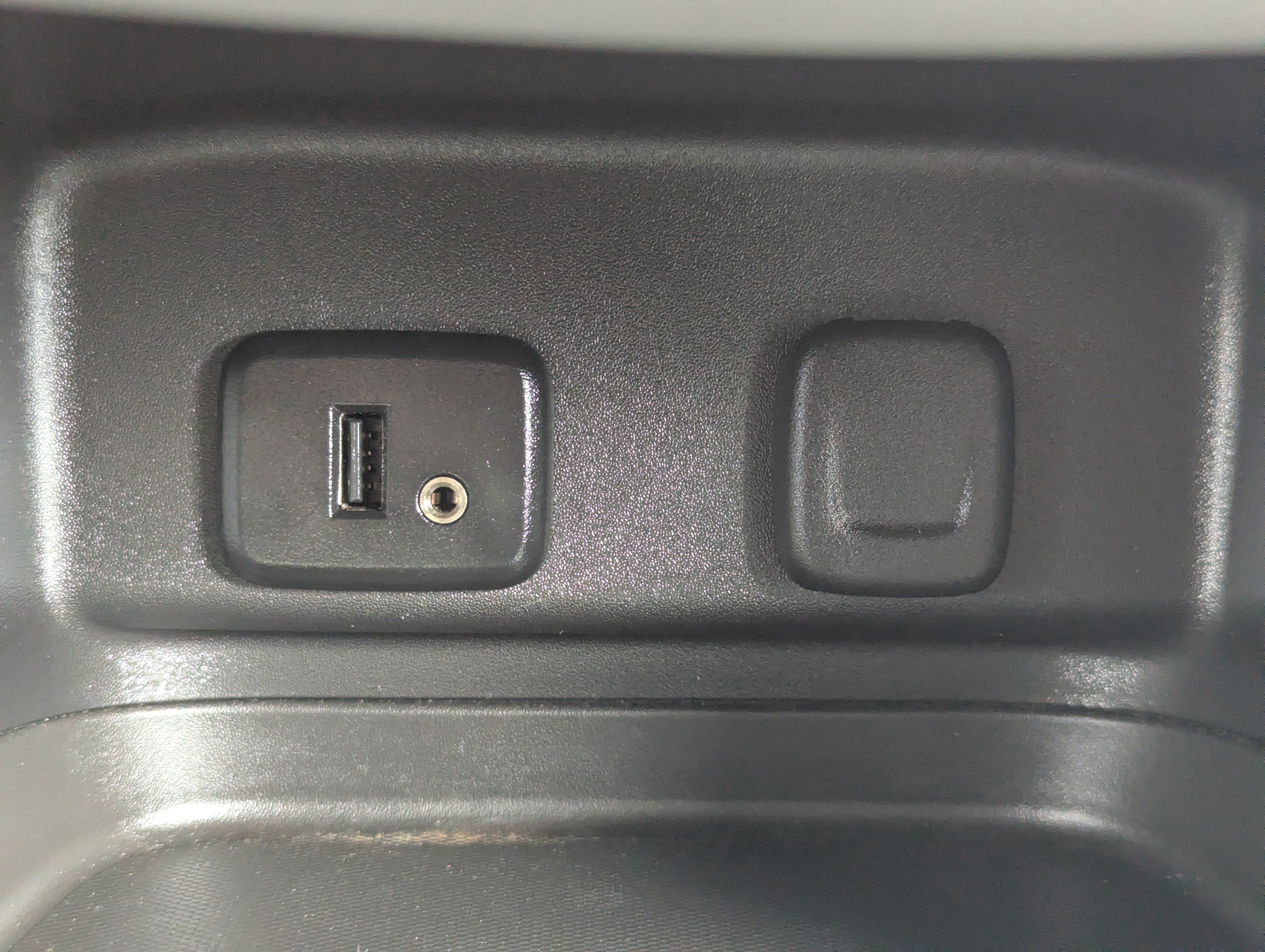 Used 2018 Chevrolet Equinox LS FWD image 28