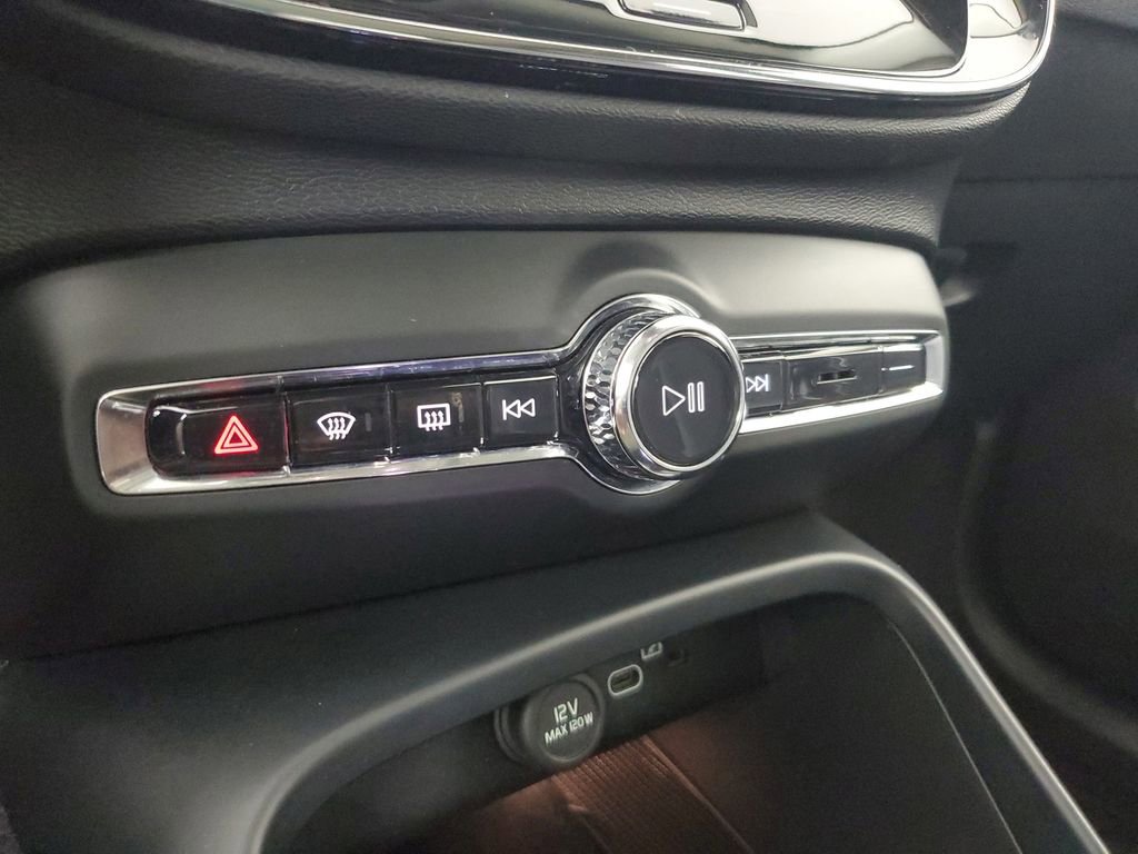Used 2023 Volvo XC40 B5 Plus w/ Driver Assist Package image 28